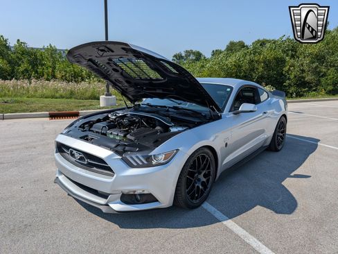 Used 2015 Ford Mustang GT Premium w/ Equipment Group 401A image 23