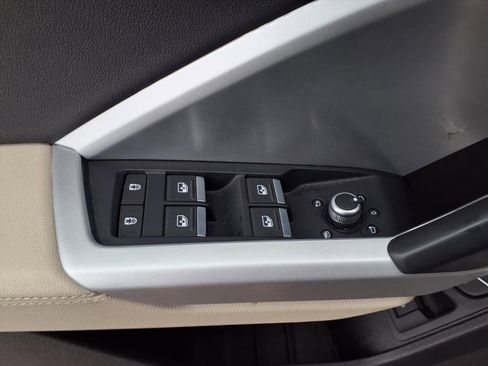 Used 2022 Audi Q3 2.0T Premium w/ Convenience Package image 12