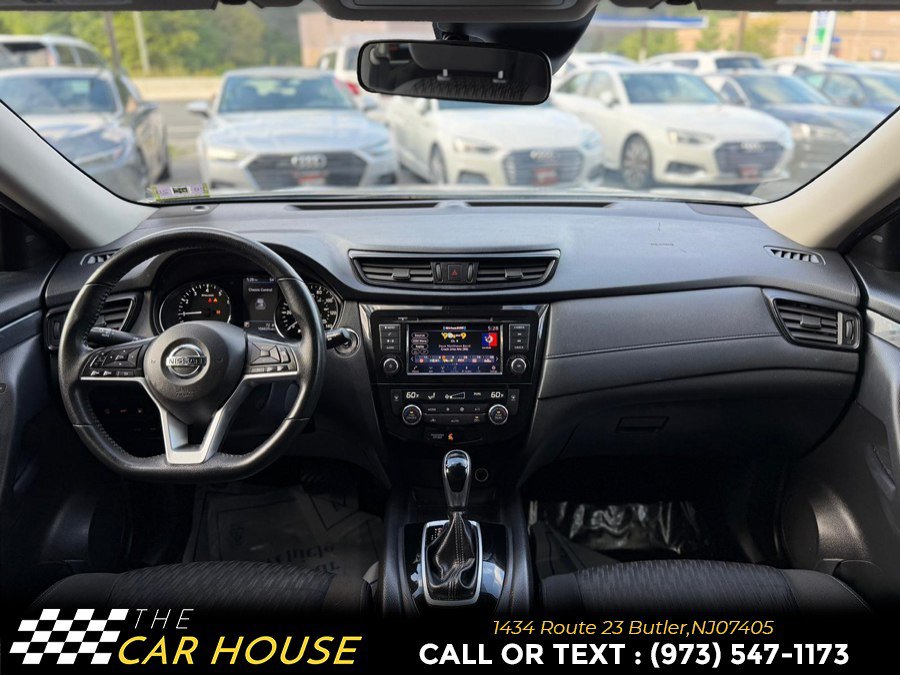 Used 2019 Nissan Rogue SV FWD image 22