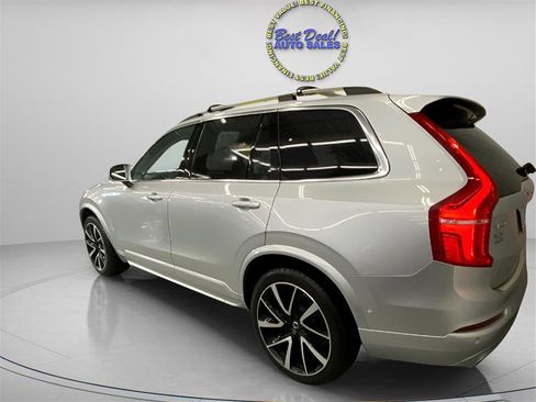 Used 2018 Volvo XC90 T6 Momentum w/ Convenience Package image 3