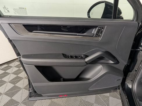 New 2026 Porsche Cayenne GTS AWD/4WD image 25