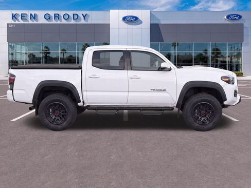 Used 2022 Toyota Tacoma TRD Pro AWD/4WD image 3