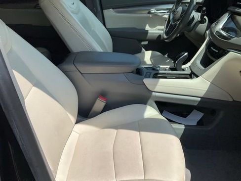 Used 2021 Cadillac XT5 Premium Luxury FWD image 11