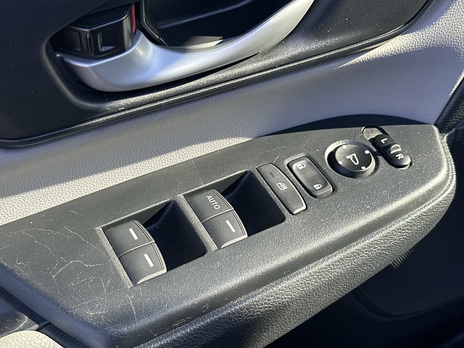 Used 2020 Honda CR-V LX image 15