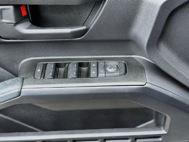 Used 2025 Toyota 4Runner SR5 AWD/4WD image 18