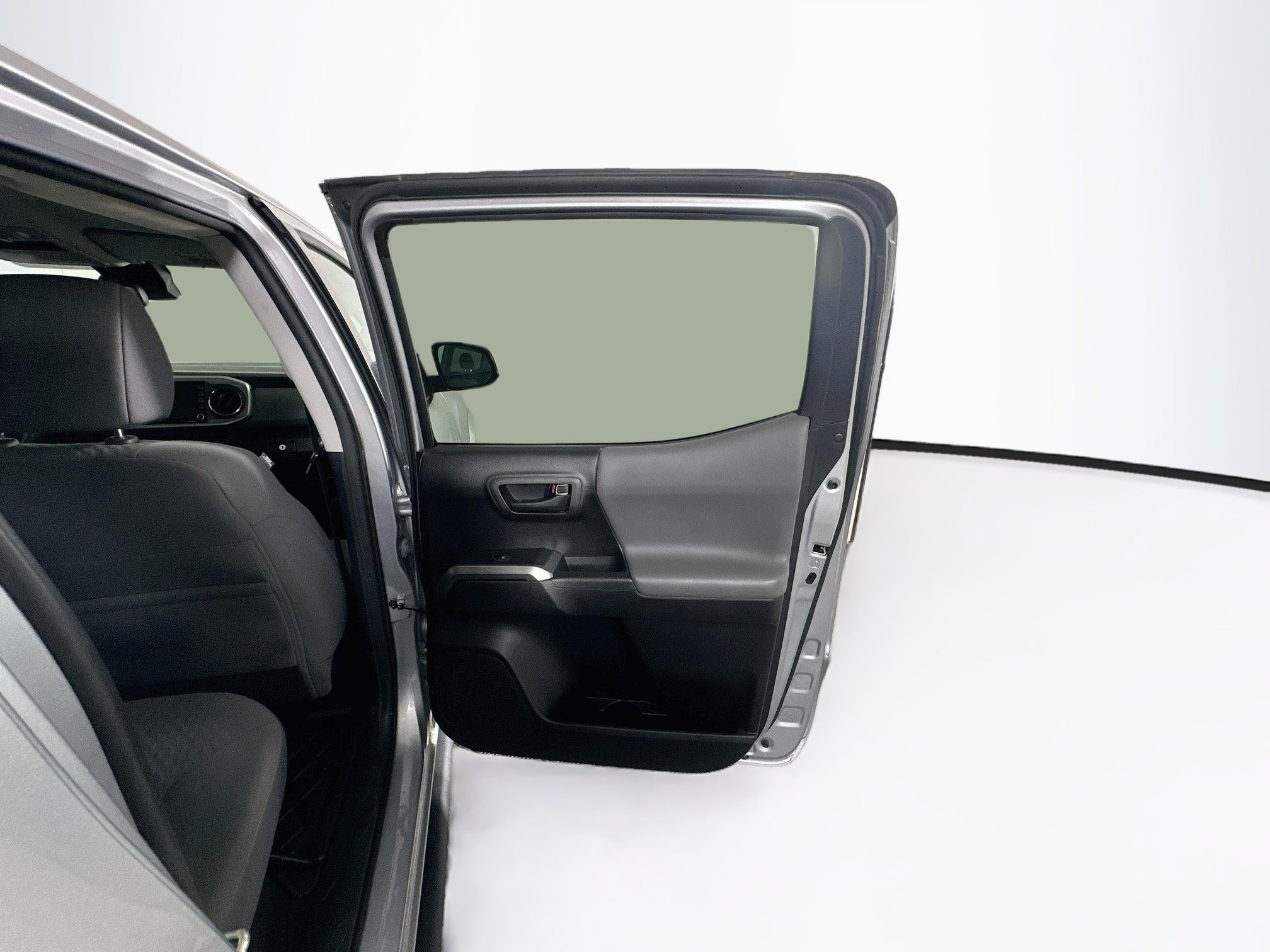 Used 2021 Toyota Tacoma SR5 RWD image 29