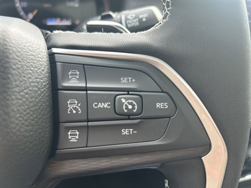 New 2025 Jeep Grand Cherokee Altitude image 22