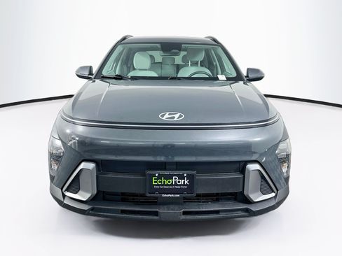 Used 2024 Hyundai Kona SEL FWD image 2