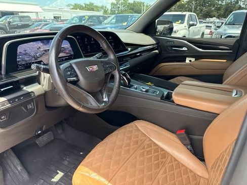 Used 2022 Cadillac Escalade ESV Premium Luxury AWD/4WD image 10