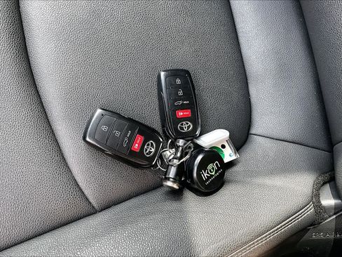 Certified 2026 Toyota Corolla Cross XLE w/ Convenience Package FWD image 15