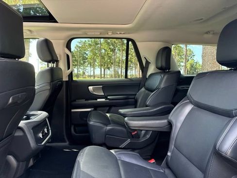 Used 2025 Ford Expedition Platinum AWD/4WD image 23