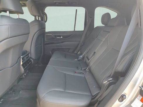 Used 2024 Lexus LX 600 4WD w/ Luxury Package image 29