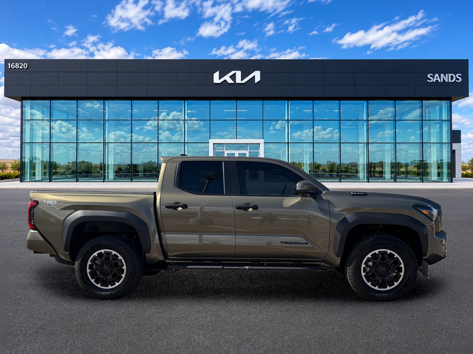 Used 2025 Toyota Tacoma TRD Off-Road w/ TRD Off Road Premium Package AWD/4WD image 3
