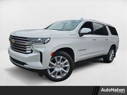 Used 2022 Chevrolet Suburban High Country w/ Premium Package 2