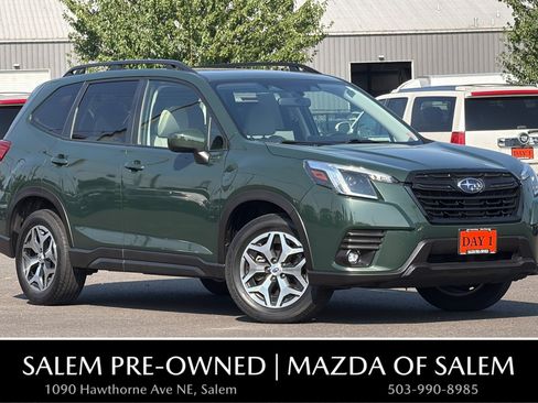 Used 2024 Subaru Forester Premium AWD/4WD image 1