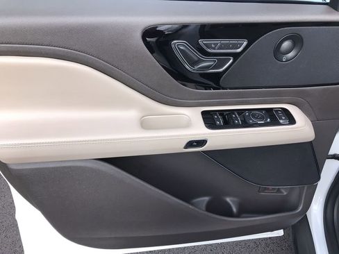 Used 2023 Lincoln Aviator Reserve image 13