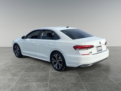 Used 2021 Volkswagen Passat 2.0T SE image 3