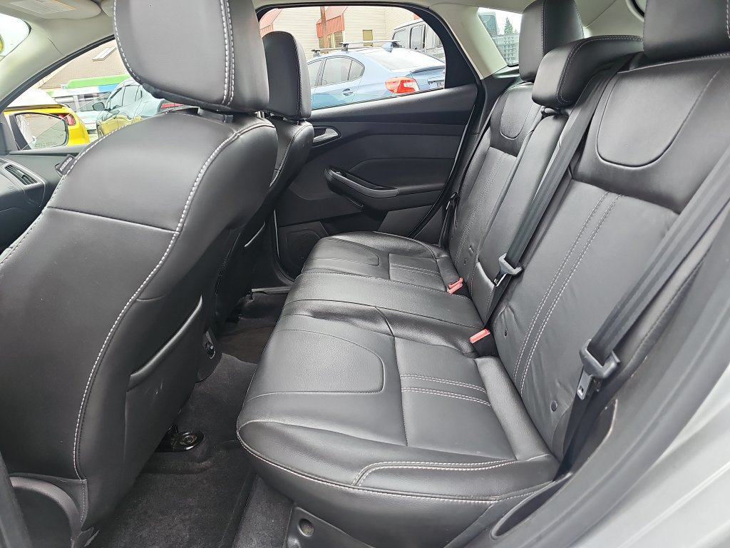 Used 2014 Ford Focus Titanium FWD image 32