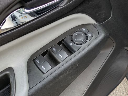 Certified 2023 Chevrolet Equinox LS w/ LPO, Cargo Package image 11