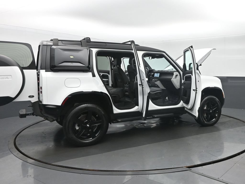 Used 2023 Land Rover Defender 110 X-Dynamic SE AWD/4WD image 39