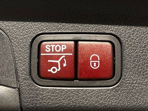 Used 2025 Mercedes-Benz GLE 450e 4MATIC image 30