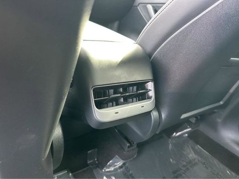 Used 2021 Tesla Model Y 2WD image 17