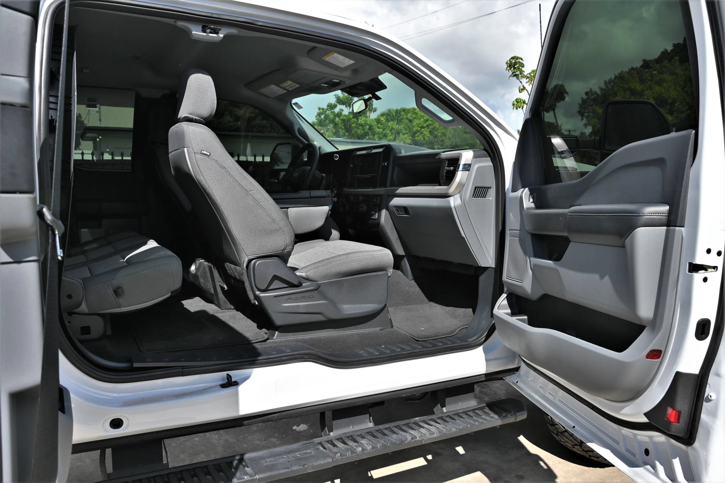 Used 2025 Ford F350 XL w/ STX Appearance Package AWD/4WD image 19