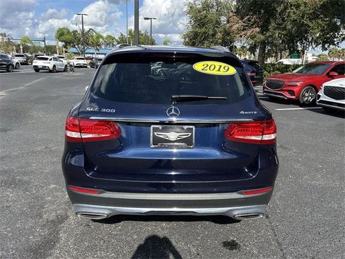 Used 2019 Mercedes-Benz GLC 300 4MATIC image 10