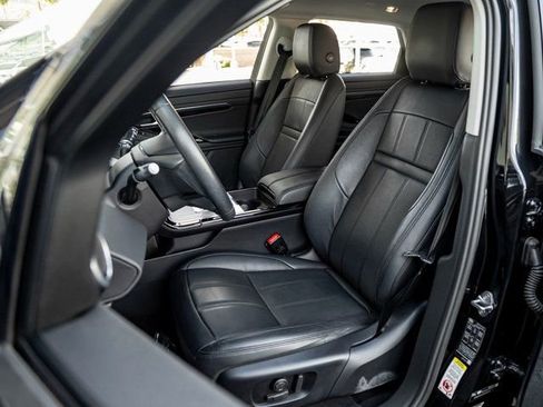 Used 2023 Land Rover Range Rover Evoque S image 12