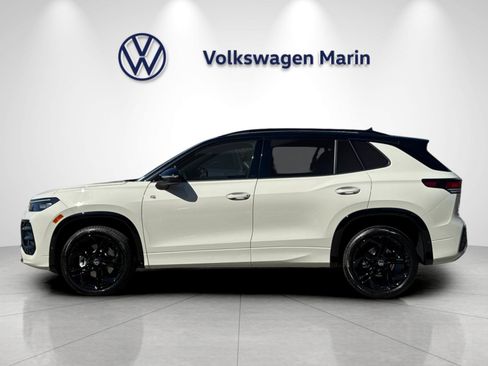 New 2026 Volkswagen Tiguan SE R-Line AWD/4WD image 2