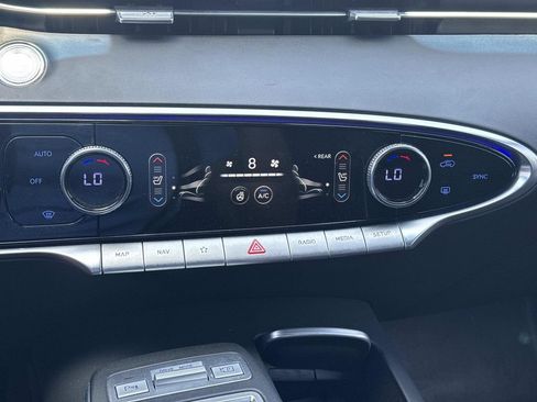Used 2023 Genesis GV70 2.5T w/ Sport Prestige Package AWD/4WD image 32