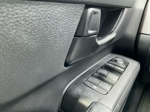 Used 2024 Toyota Tacoma SR5 AWD/4WD image 16
