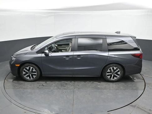 Used 2025 Honda Odyssey EX-L image 32