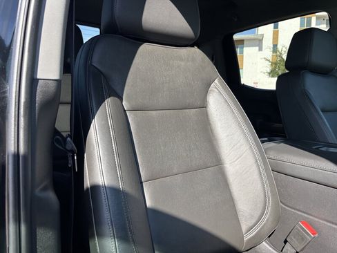 Used 2020 Chevrolet Silverado 1500 LT Trail Boss AWD/4WD image 40