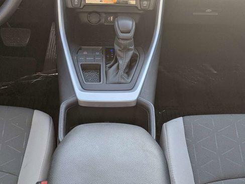 Used 2025 Toyota RAV4 XLE w/ Convenience Package FWD image 20