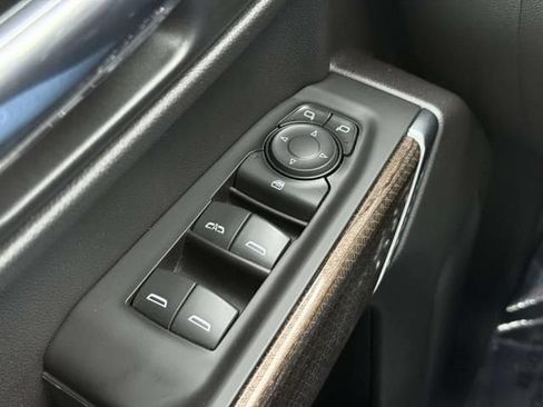 Used 2019 Chevrolet Silverado 1500 LT Trail Boss w/ Convenience Package AWD/4WD image 18