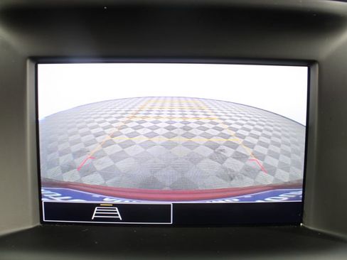 Used 2024 GMC Terrain SLE w/ Driver Convenience Package FWD image 3
