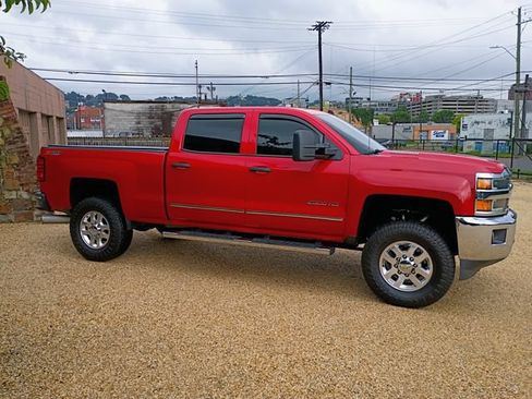 Used 2015 Chevrolet Silverado 2500 LT w/ Z71 Package, Off-Road AWD/4WD image 17
