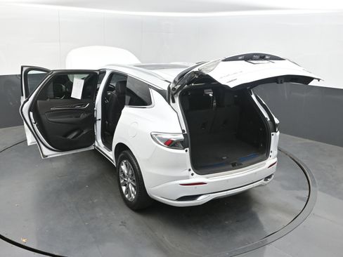 Used 2024 Buick Enclave Avenir FWD image 32