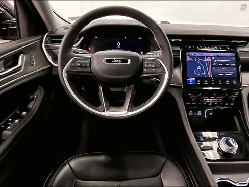 Used 2024 Jeep Grand Cherokee L Limited AWD/4WD image 6