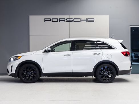 Used 2020 Kia Sorento EX FWD image 2