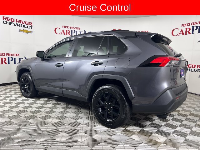 Used 2021 Toyota RAV4 LE FWD image 6