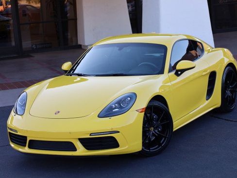 Used 2021 Porsche 718 Cayman image 1