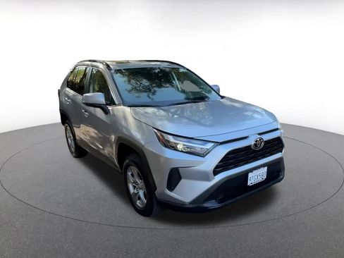 Used 2025 Toyota RAV4 XLE image 3