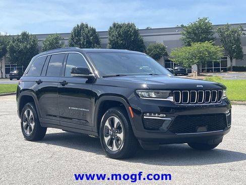 Used 2024 Jeep Grand Cherokee Limited 4xe AWD/4WD image 4