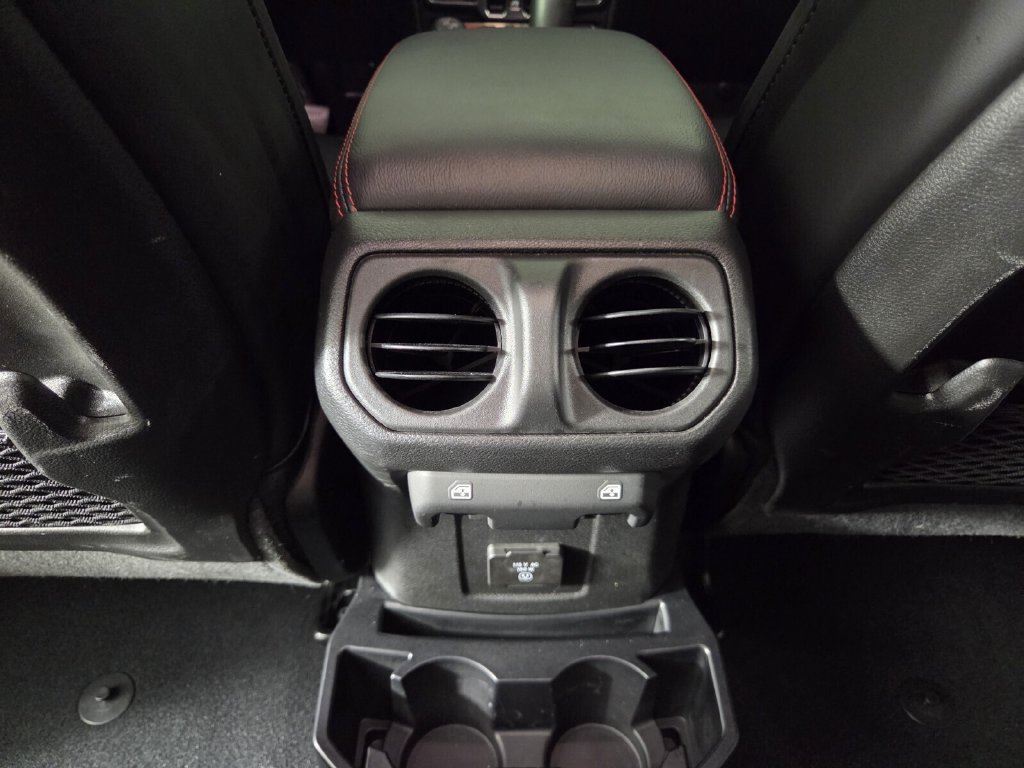 Used 2024 Jeep Wrangler Unlimited Rubicon AWD/4WD image 26