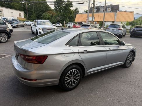 Used 2019 Volkswagen Jetta SE FWD image 5