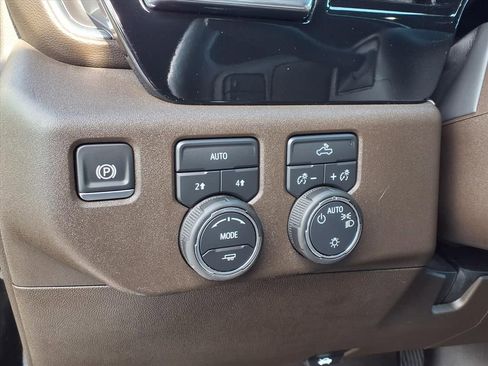 Used 2025 Chevrolet Silverado 1500 LT AWD/4WD image 6