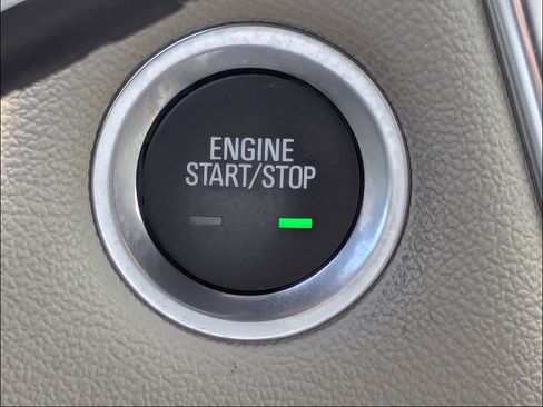 Used 2023 Chevrolet Traverse LT w/ LT Premium Package FWD image 28