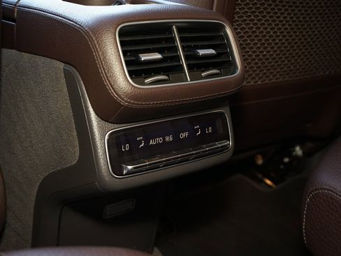 Used 2020 Mercedes-Benz GLS 580 4MATIC image 21